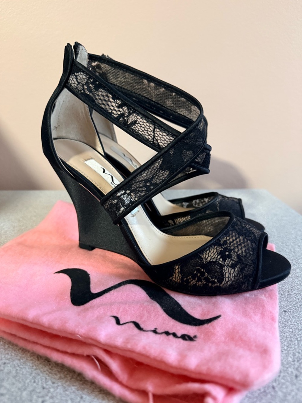 Nina Elyana Heels Size 6 NWT Box Dust Bag Elegant Evening Shoe